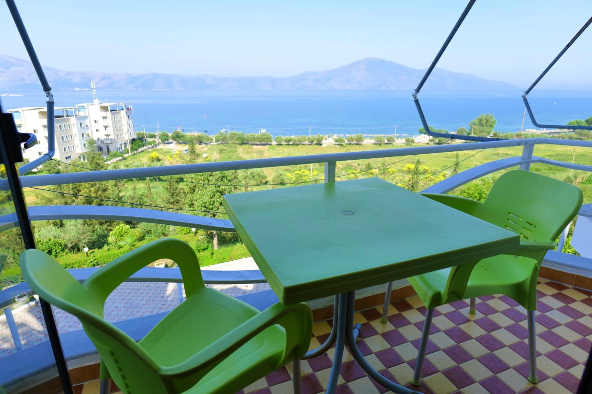 Edva Resort Radhimë Exteriör bild