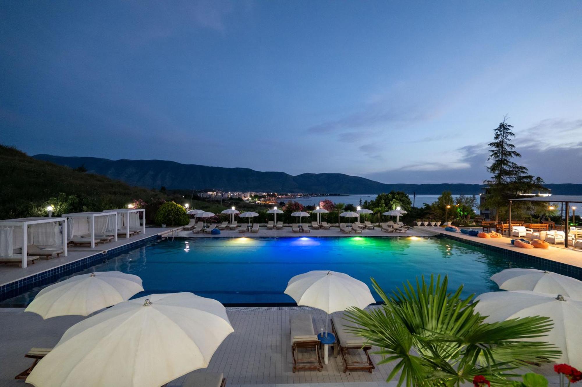 Edva Resort Radhimë Exteriör bild