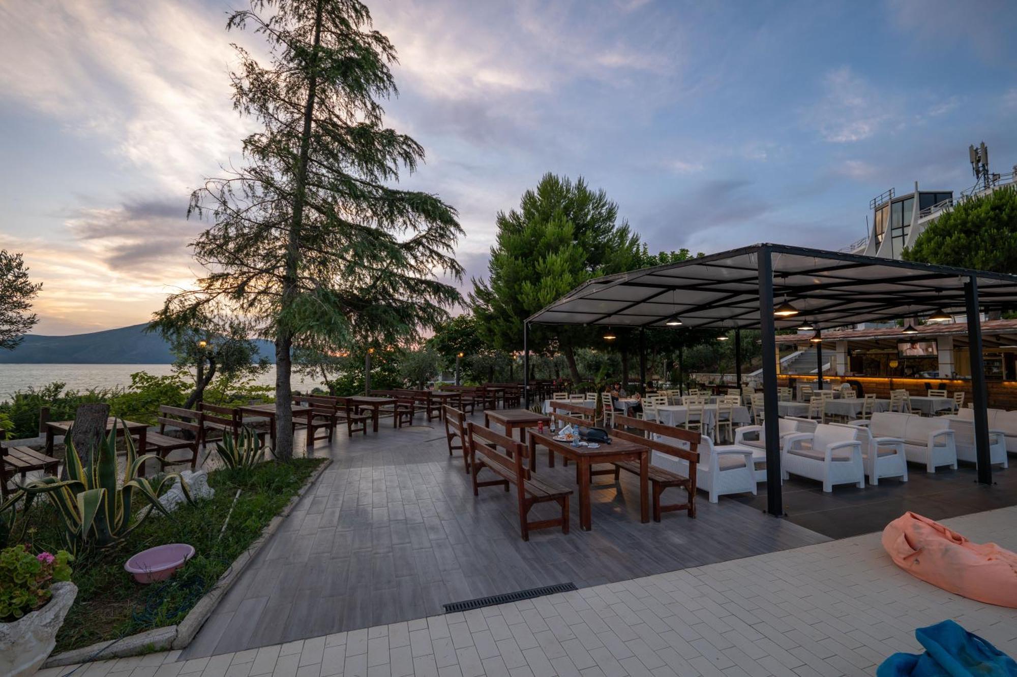 Edva Resort Radhimë Exteriör bild