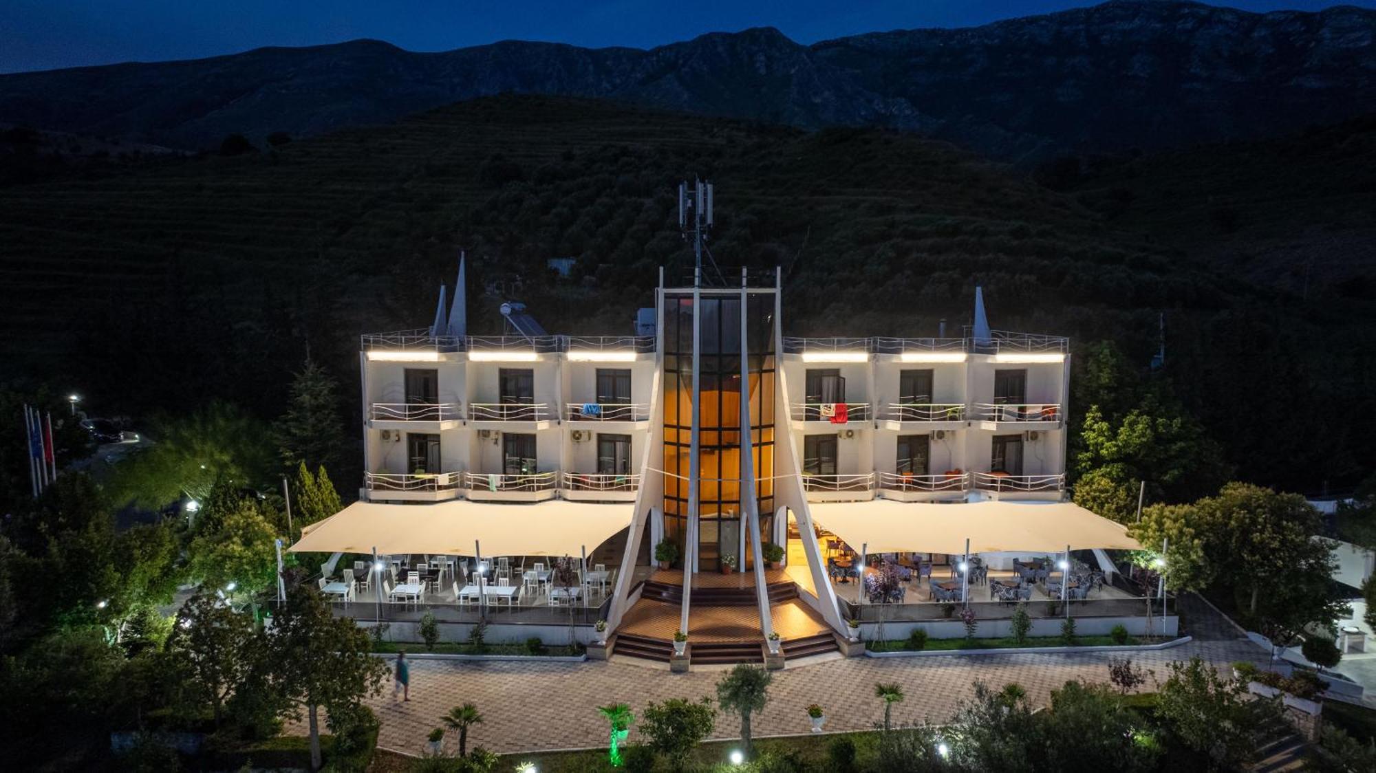 Edva Resort Radhimë Exteriör bild
