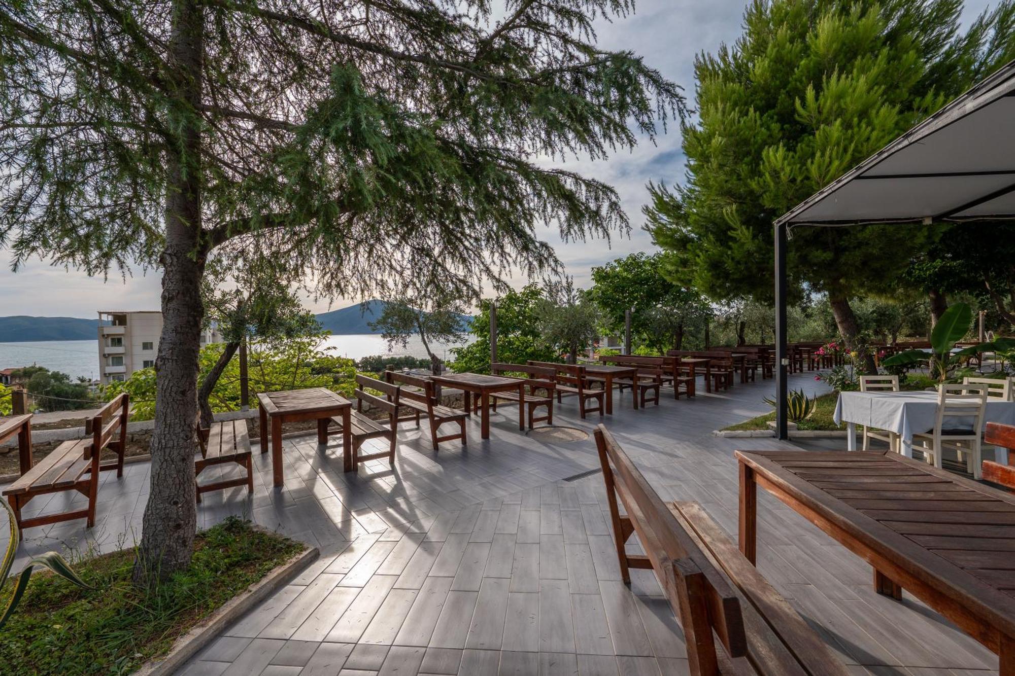 Edva Resort Radhimë Exteriör bild
