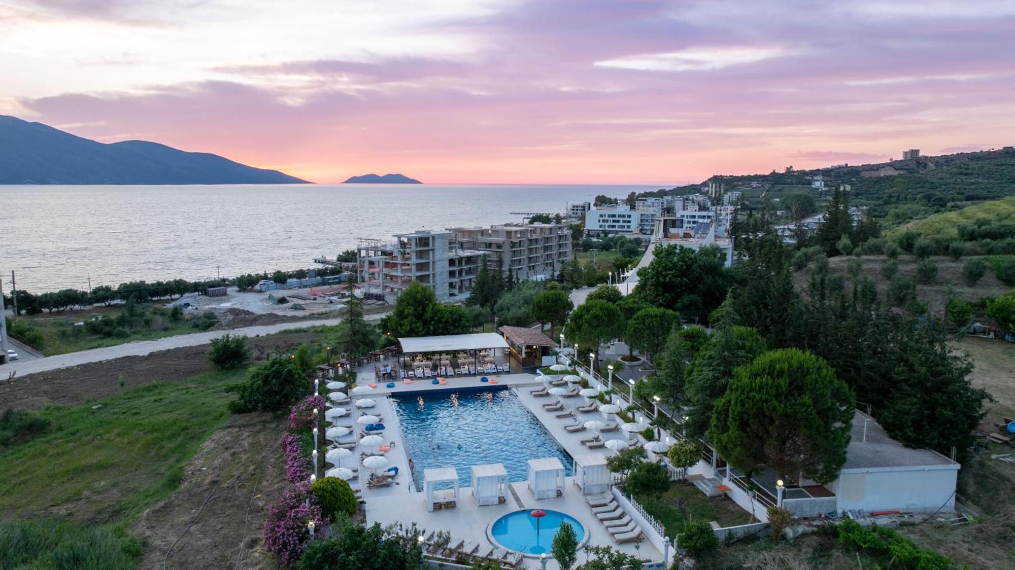Edva Resort Radhimë Exteriör bild
