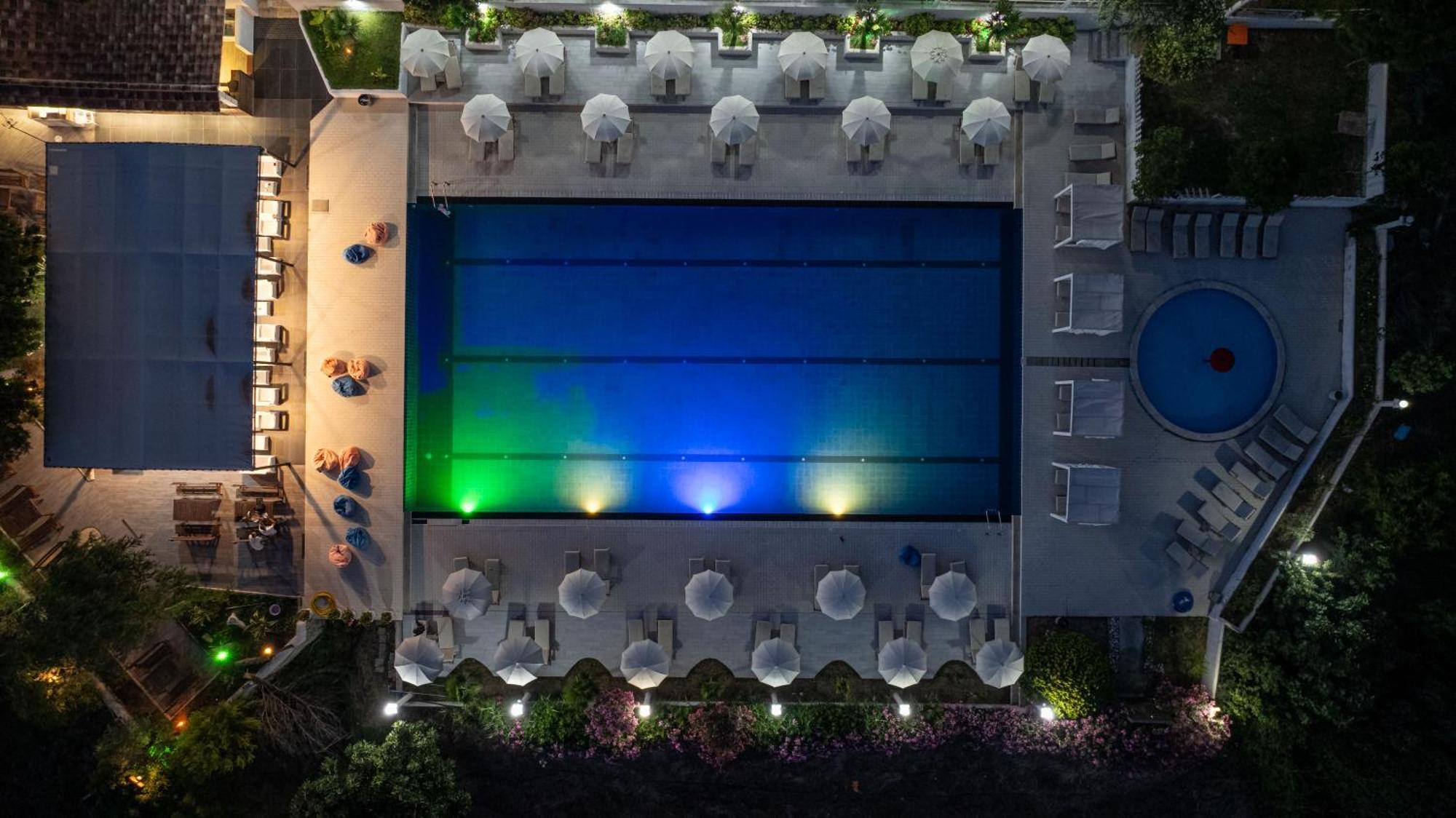 Edva Resort Radhimë Exteriör bild