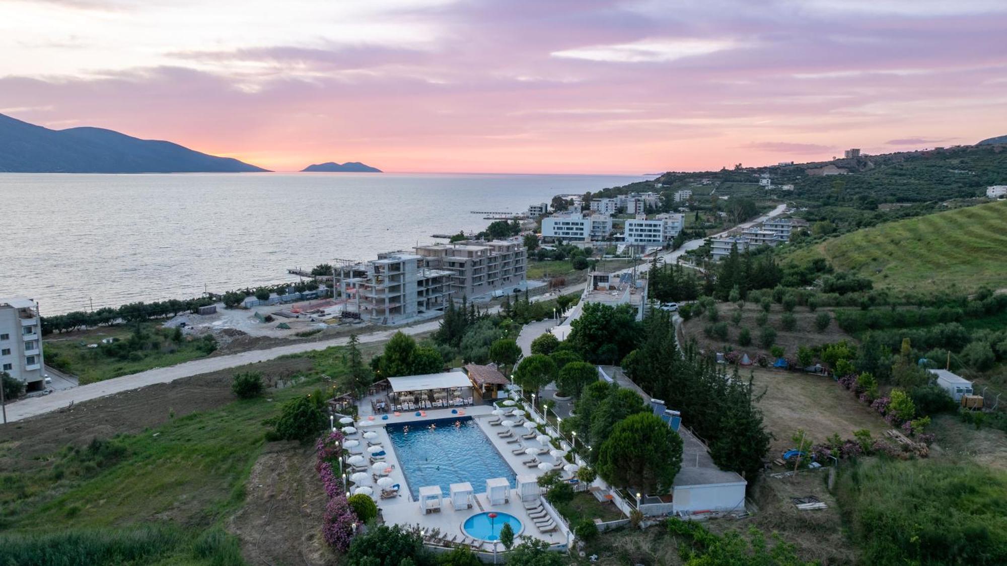 Edva Resort Radhimë Exteriör bild