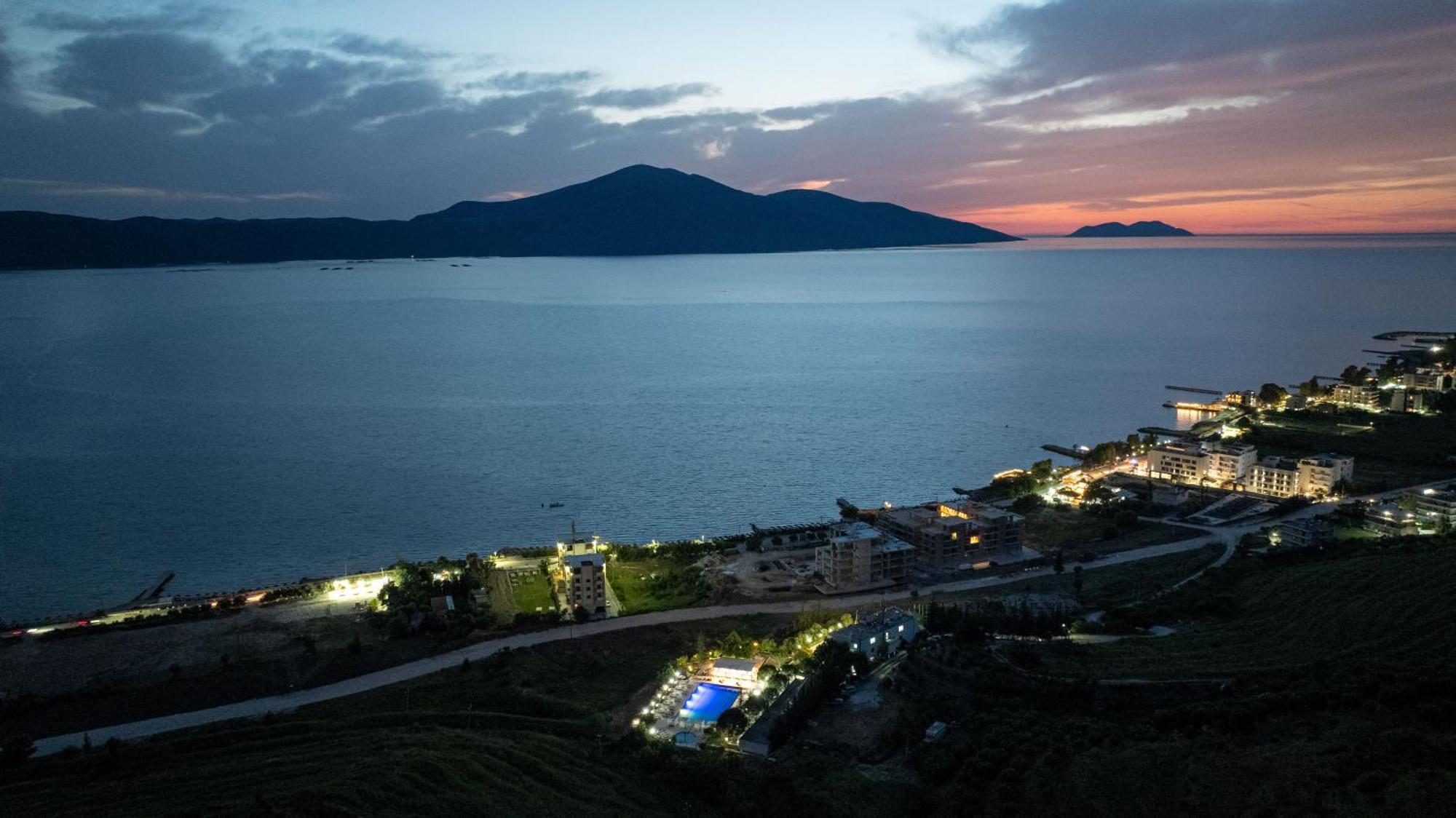 Edva Resort Radhimë Exteriör bild