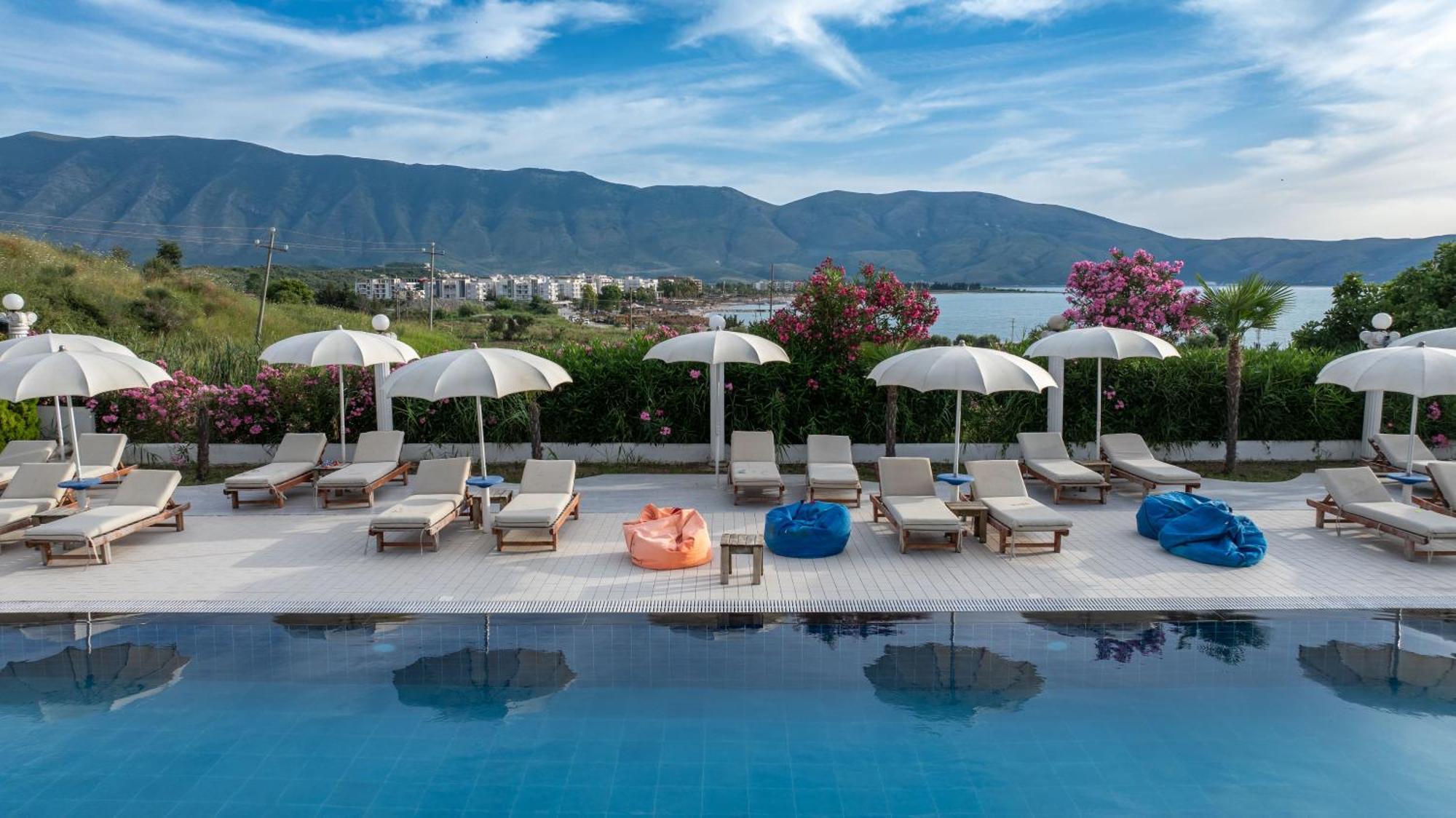 Edva Resort Radhimë Exteriör bild